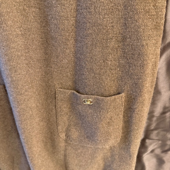 EXCELLENT Chanel Turn lock Sweater Dress - Picture 7 of 9